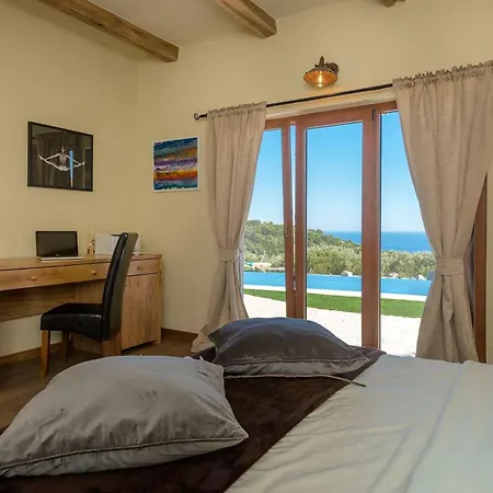 Crystal Hvar: Seaside Luxury With Infinity Pool * Hvar Town