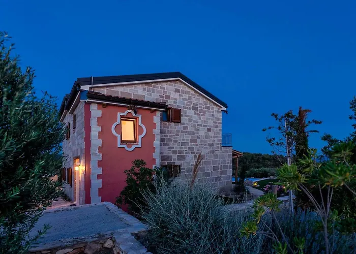 Crystal Hvar: Seaside Luxury With Infinity Pool * Hvar Town